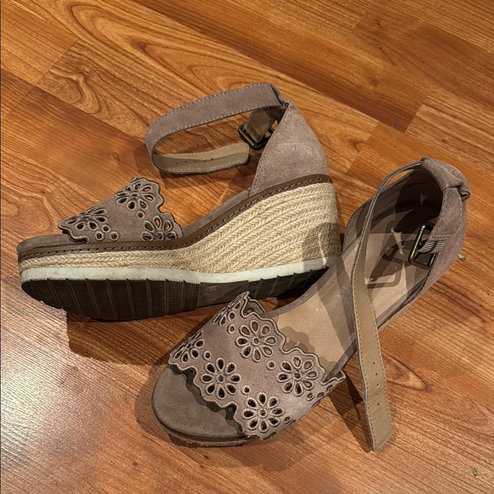 Nicole Tan Wedge Sandals with Laser-Cut Design